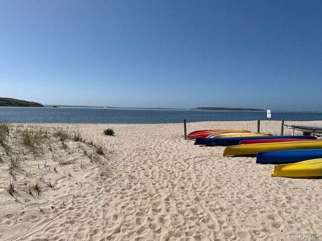 Building Photo - 1240 W Rd