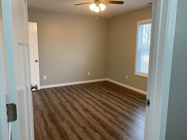 Building Photo - 1921 Grandioso Dr