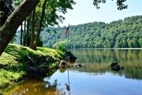 Building Photo - 67 Lake Lillinonah Rd N