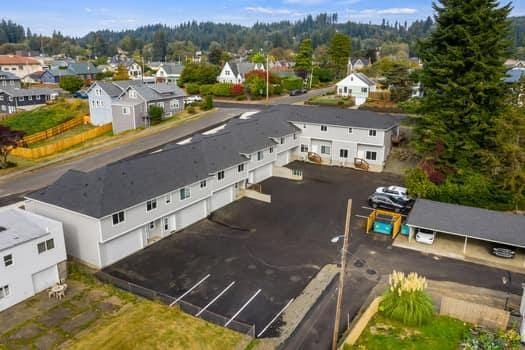 Building Photo - 303 E Broadway Ave