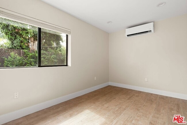 Building Photo - 3006 Acresite St