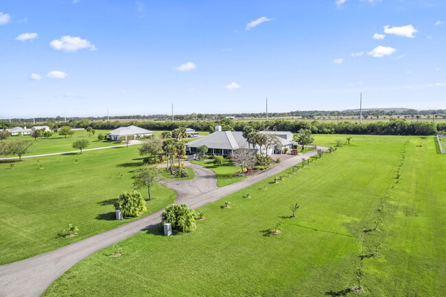 Building Photo - 8135 White Fences Ln