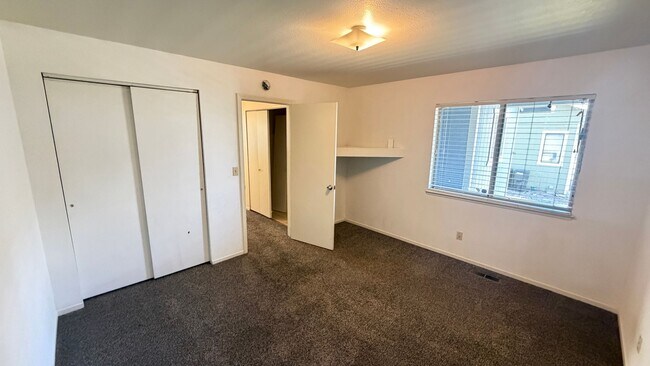 Building Photo - 777 Wagon Dr