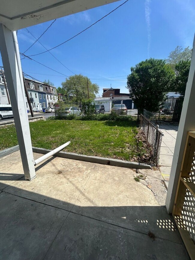 Building Photo - 2667 N 6th St