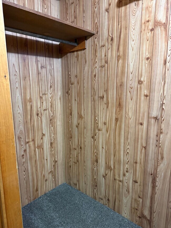 Building Photo - 201 W Market St