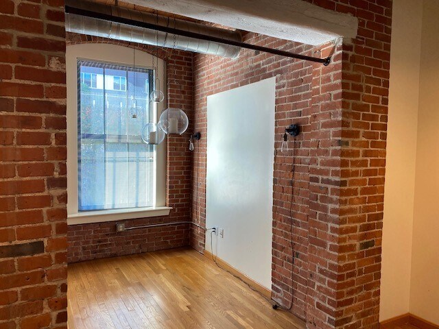 Office Nook - 9 W Broadway