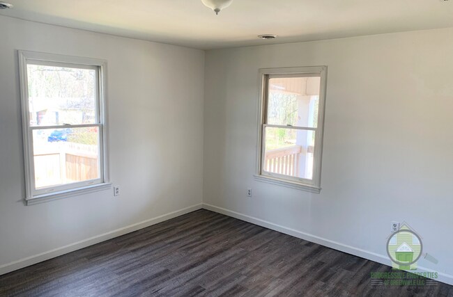 Building Photo - 205 Blackwood St