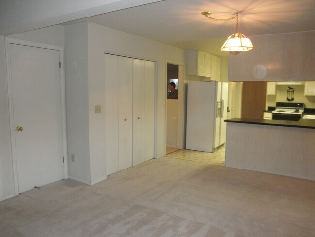Building Photo - 3 bedroom/2.5 bath in Lake Wildwood, Penn ...