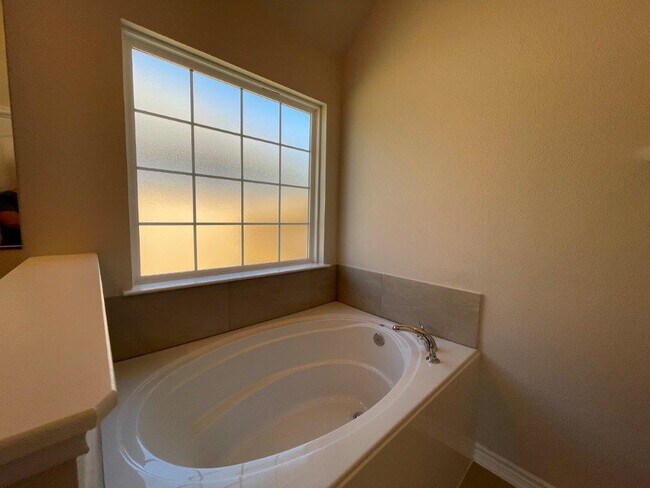 Building Photo - 7726 Merry Oaks Cv
