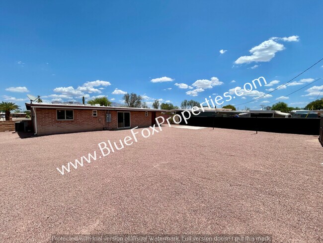 Building Photo - 4853 N Calle Harmonia