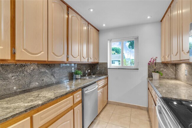 Building Photo - 5655 SW 139th Pl