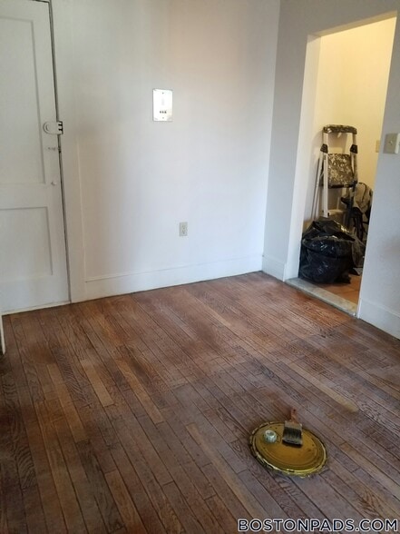 Building Photo - 15 Scottfield Rd