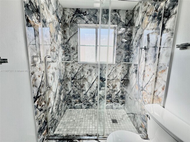 Building Photo - 4383 Laurel Ridge Cir