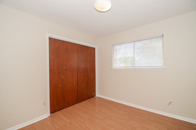 Building Photo - 1722 Foxlake Dr