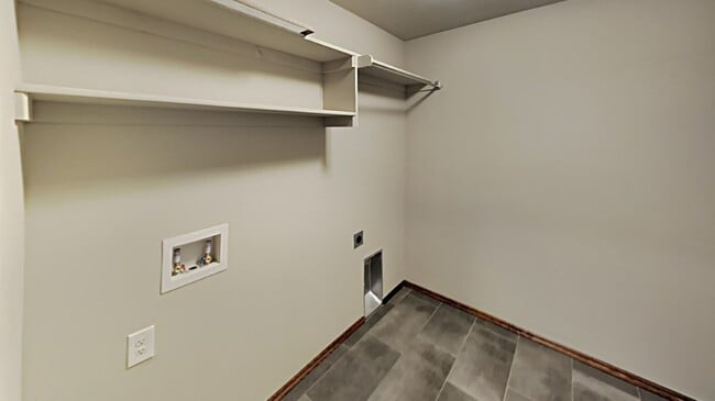 Building Photo - Very Nice 4 Bedroom 2 Bath Home in Yukon Schools