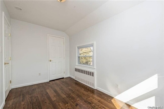 Building Photo - 32 Grove St