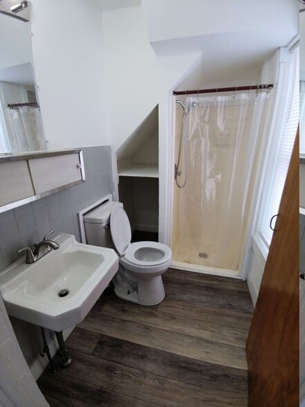 Style E3: 1 bedroom / 1 bath - 21 Depot St