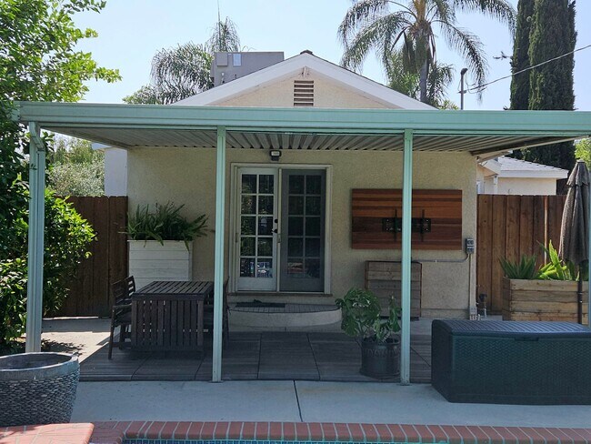 Building Photo - COMING SOON- Charming Single Family Home with Pool in Burbank