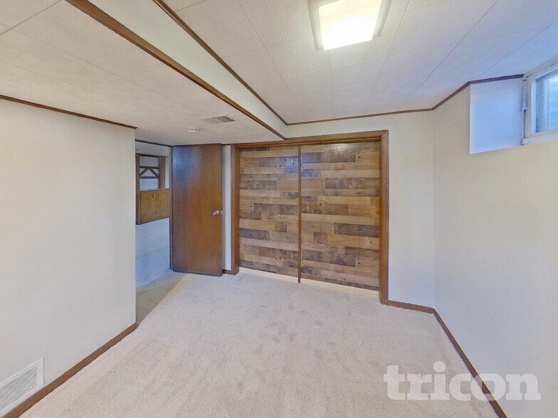 Building Photo - 2606 65th Ave N