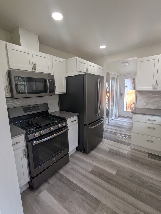 Building Photo - 402 NW 12th St