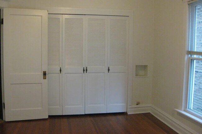Primary bedroom closet - 4340 N Wolcott Ave