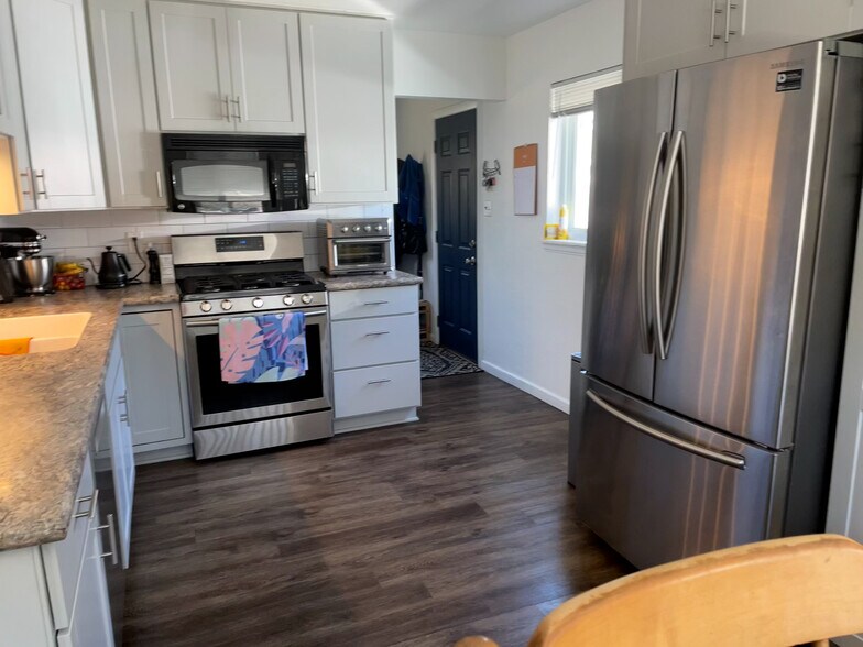 Kitchen - 9291 High St