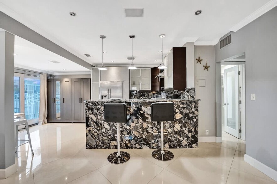 Building Photo - 37 Hendricks Isle