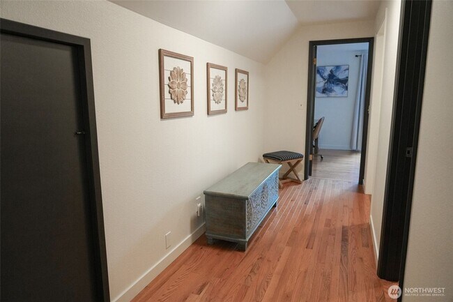 Building Photo - Spacious Country Home on Nearly 2 Acres!