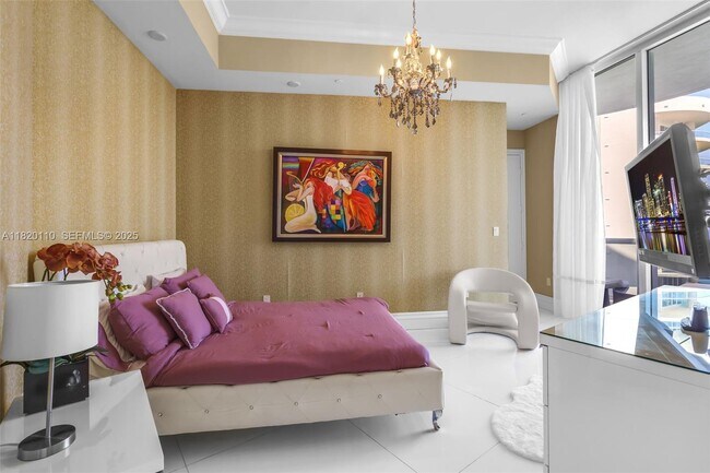 Building Photo - 16001 Collins Ave