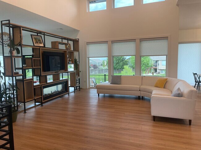 Building Photo - 2702 N Eagle St