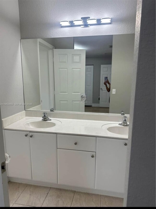 Building Photo - 26260 SW 135th Pl