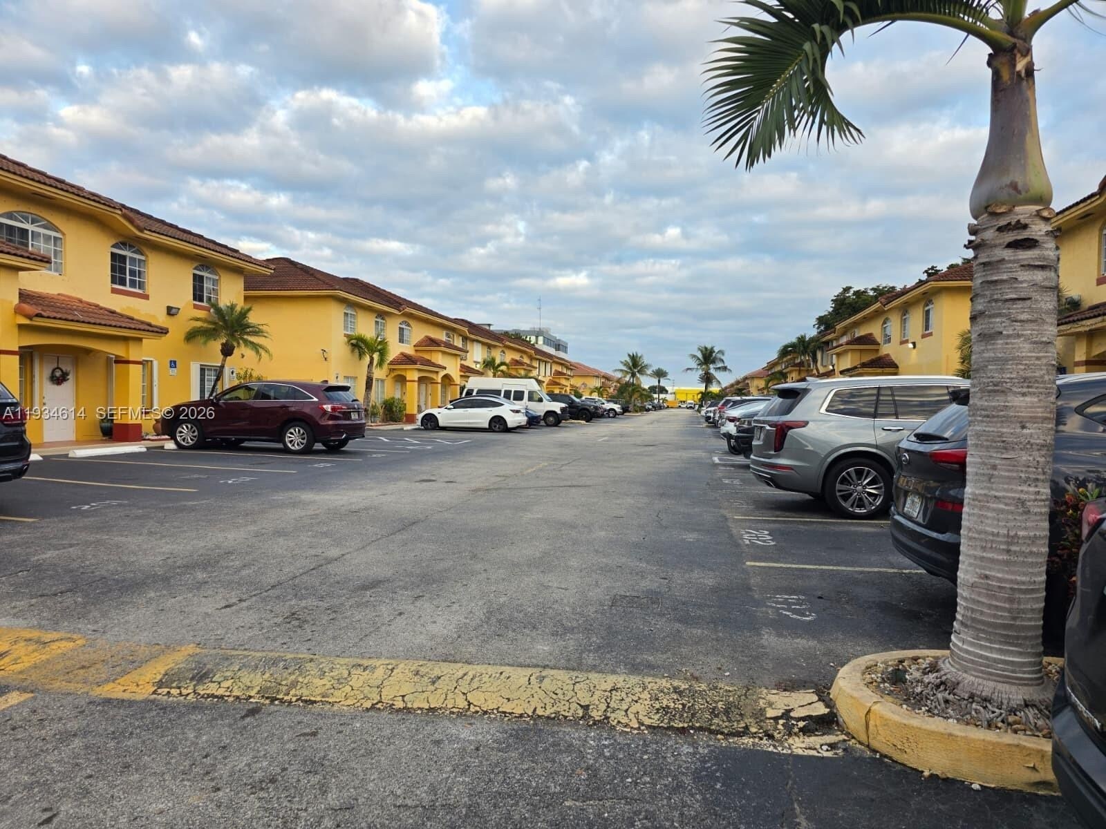 Building Photo - 7520 W 20th Ave