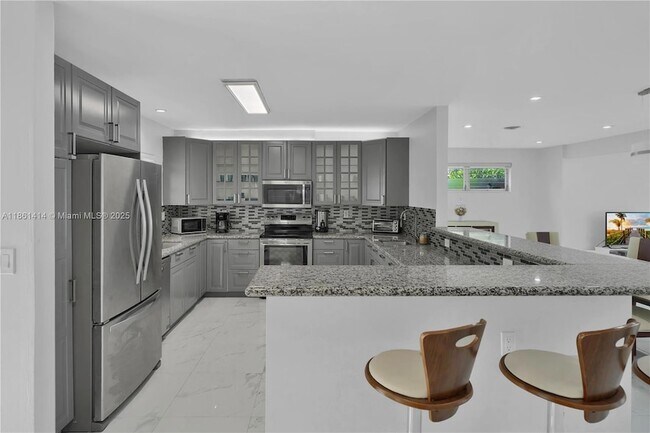 Building Photo - 1081 NE 179th St