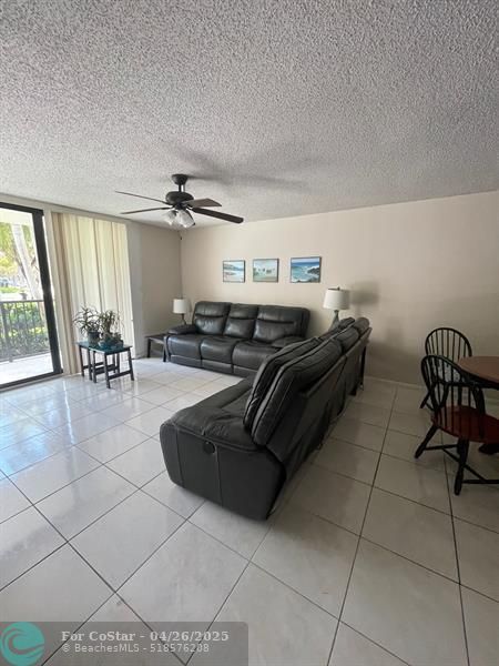 Building Photo - 1301 River Reach Dr
