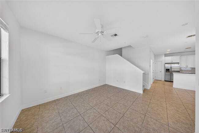 Building Photo - 1435 Santiago Cir