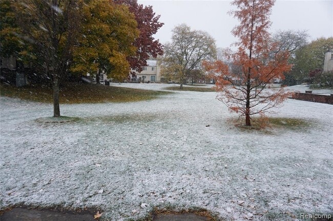 Building Photo - 37680 Charter Oaks Blvd