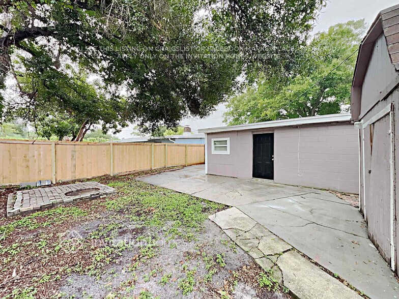 Building Photo - 7305 50th Ave N