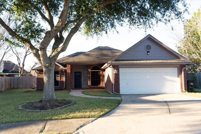Building Photo - 822 Oak Lodge Ct