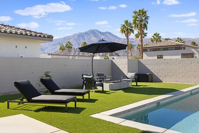 Building Photo - 57880 Salida del Sol