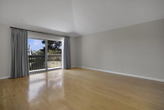Building Photo - 976 Pizarro Ln