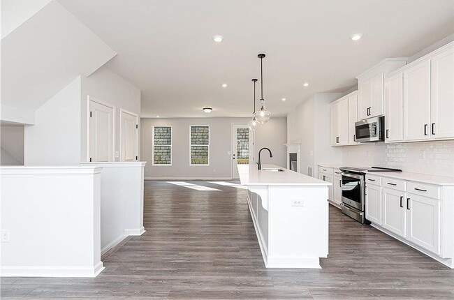 Building Photo - Beautiful Grant Park Townhome Directly on the Atlanta BeltLine w/ City Views!