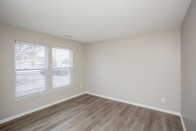 Building Photo - 6887 W Burlington Dr