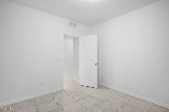 Building Photo - 3309 Armstrong Ct