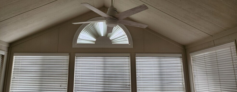 Light and Fans - 902 Bridges Dr