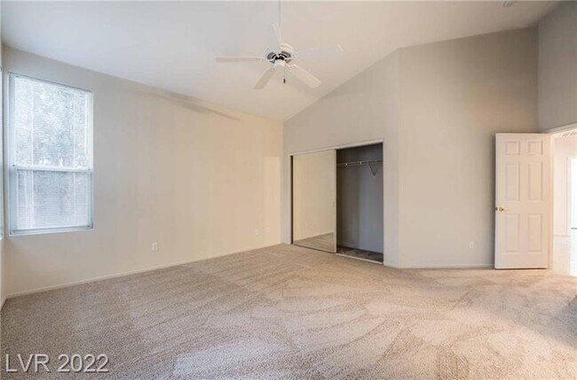 Building Photo - 8043 Shadowvale Dr