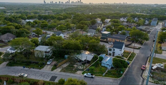 Building Photo - 1142 Eastfield Ave