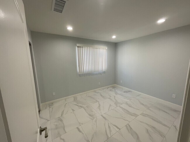 Building Photo - 13921 Downey Ave