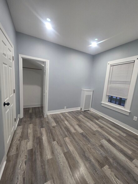 Building Photo - 28 Elm Ave