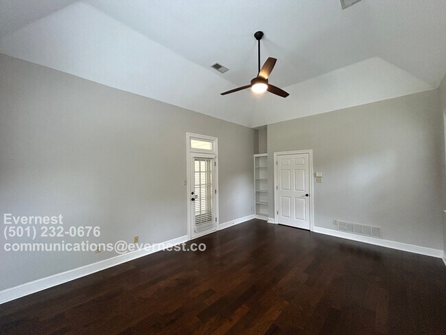 Building Photo - 9501 William Little Dr