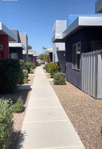 New charming neighborhood - 866 E Millenium Ct